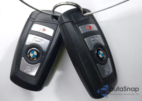 2017 BMW X3 xDrive28I из США, поврежденный, VIN 5UXWX9C53H0D98156